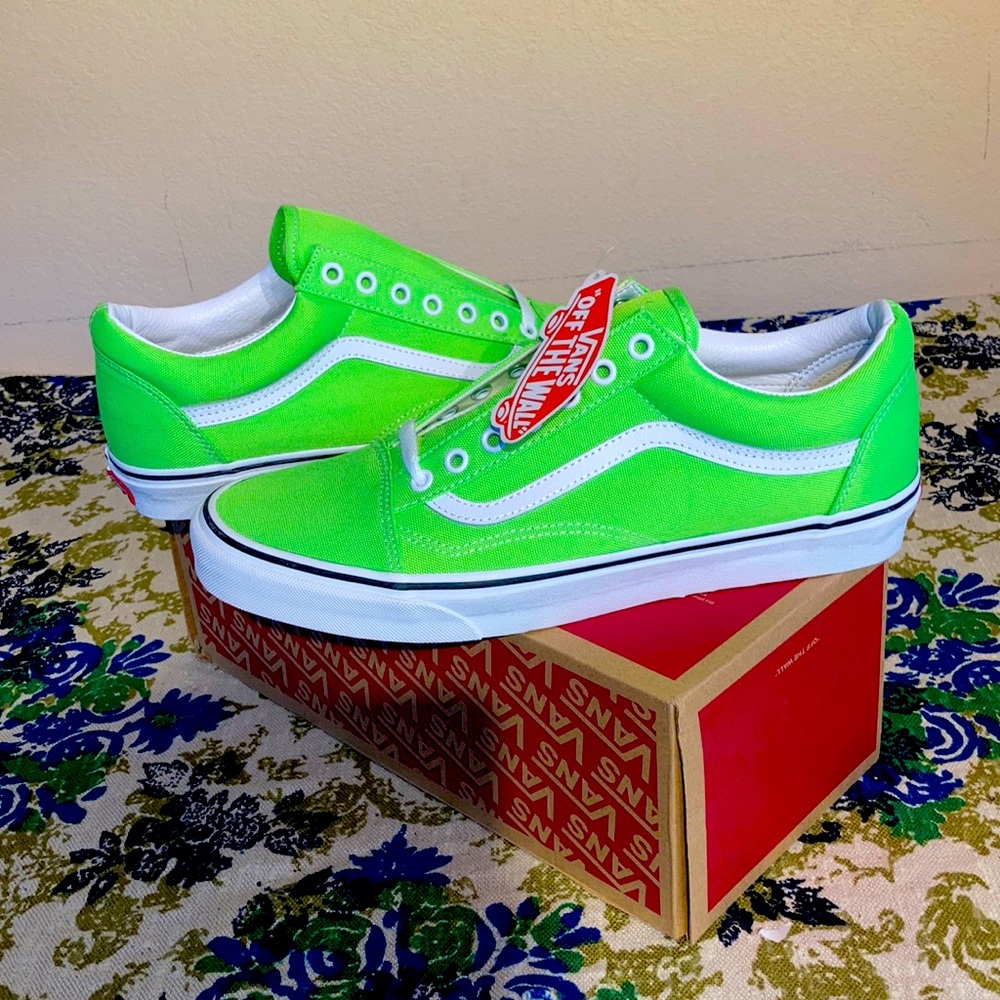 VANS OLD SKOOL NWT NEON GREEN GECKOS
